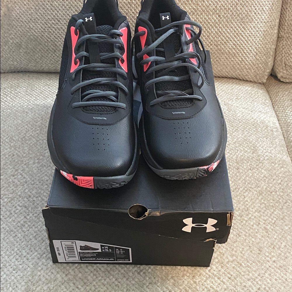 Under Armour Black/Grey lockdown 6 Athletic shoes.
